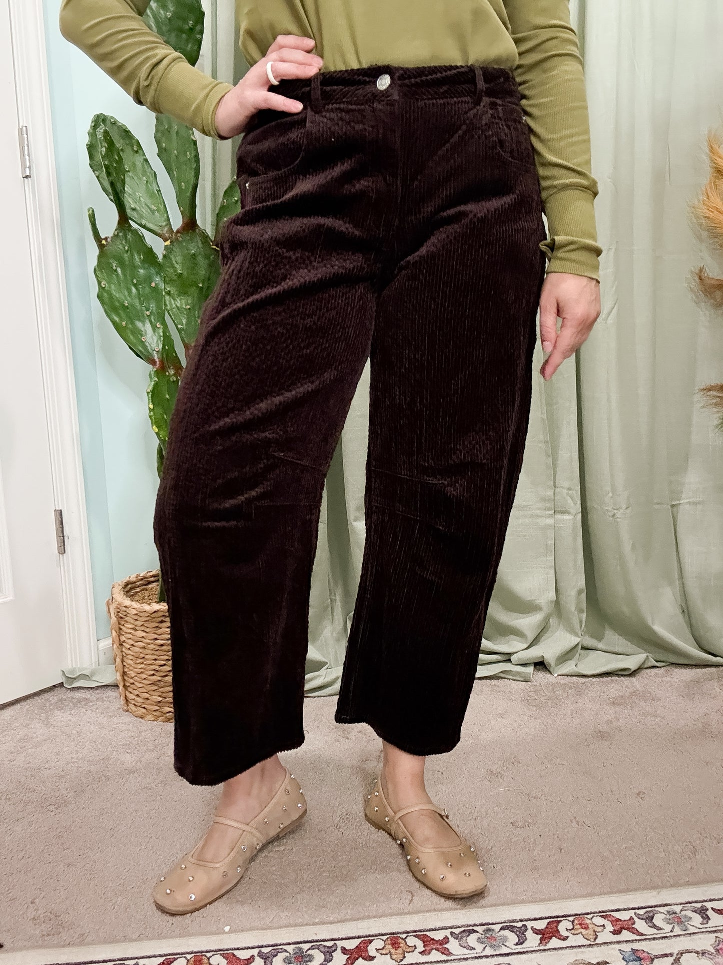 Montana Corduroy Barrel Jeans in Chocolate