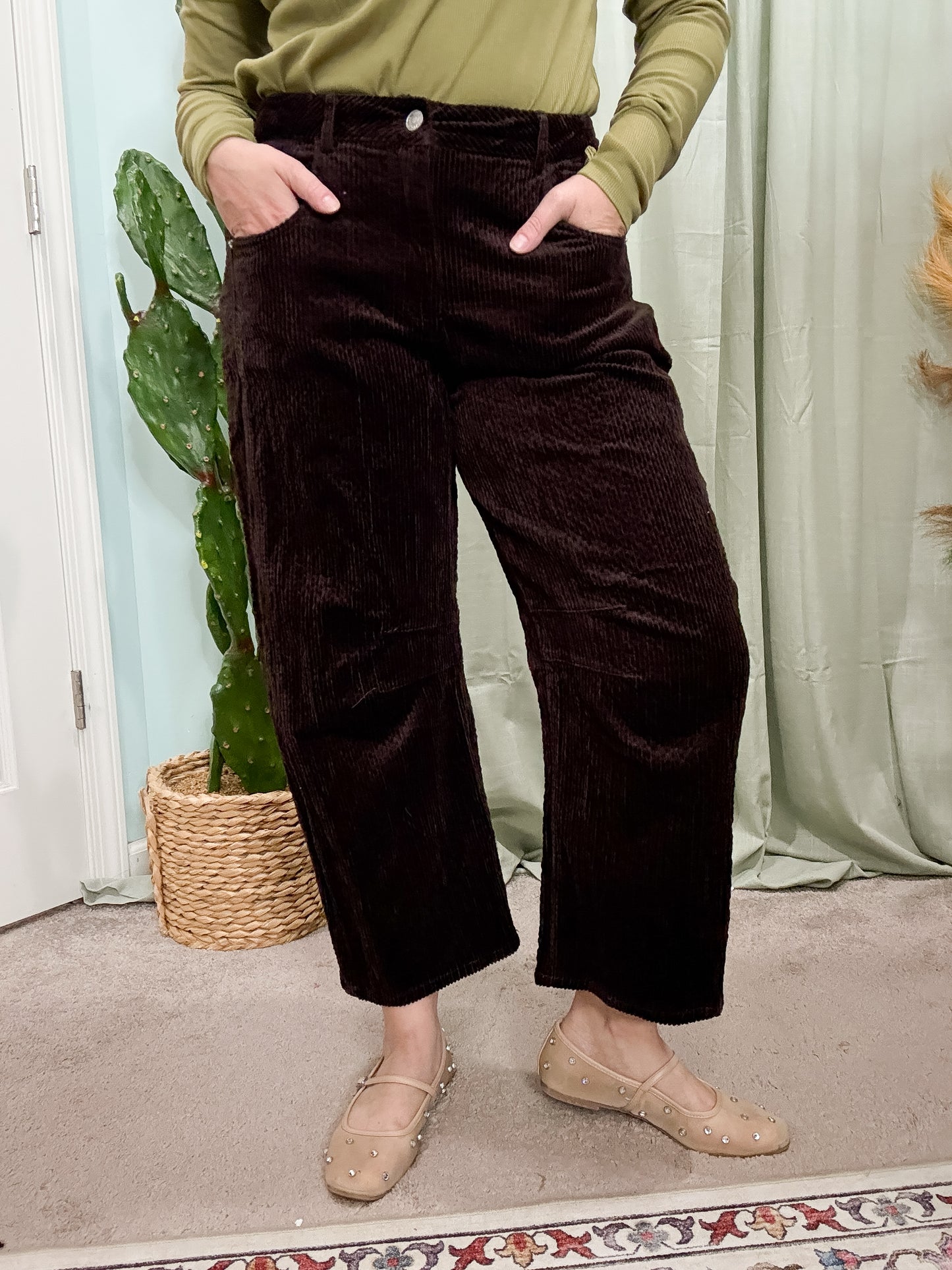 Montana Corduroy Barrel Jeans in Chocolate