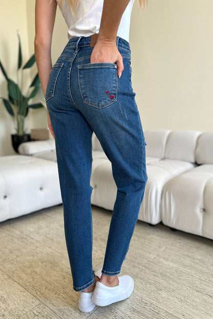 Judy Blue Las Vegas Queen Of Hearts Coin Pocket Boyfriend Jeans