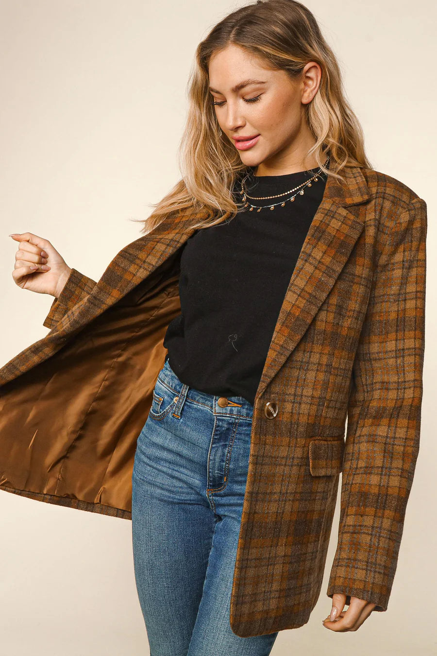 Bedford Plaid Collar & Lapel Button Down Blazer