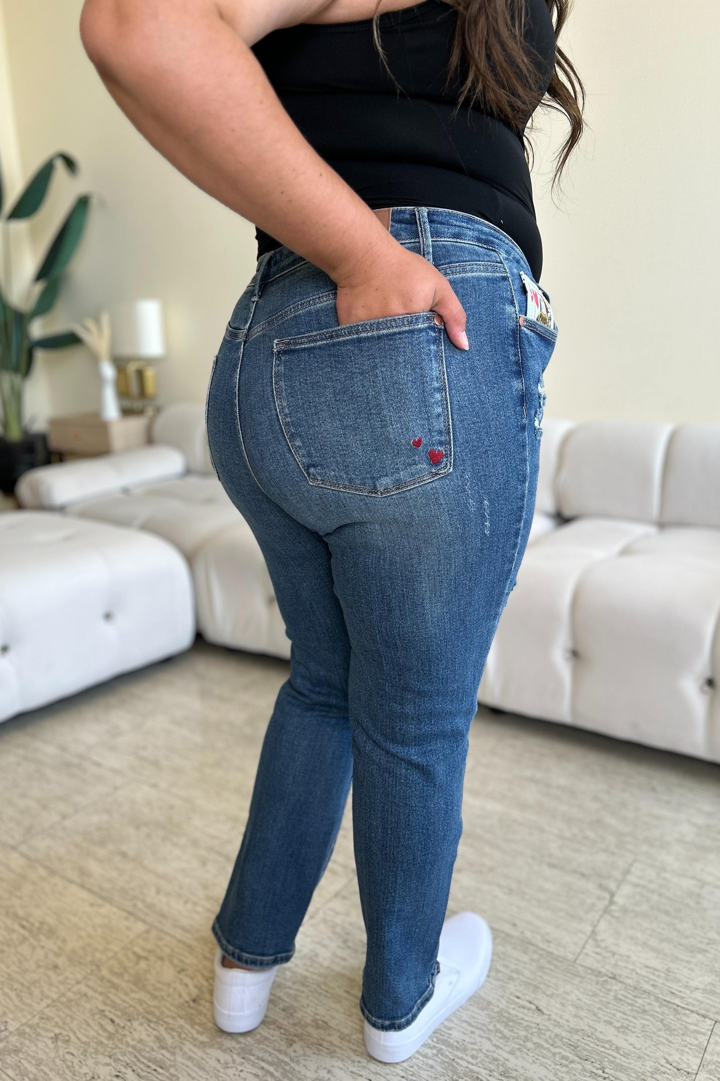 Judy Blue Las Vegas Queen Of Hearts Coin Pocket Boyfriend Jeans