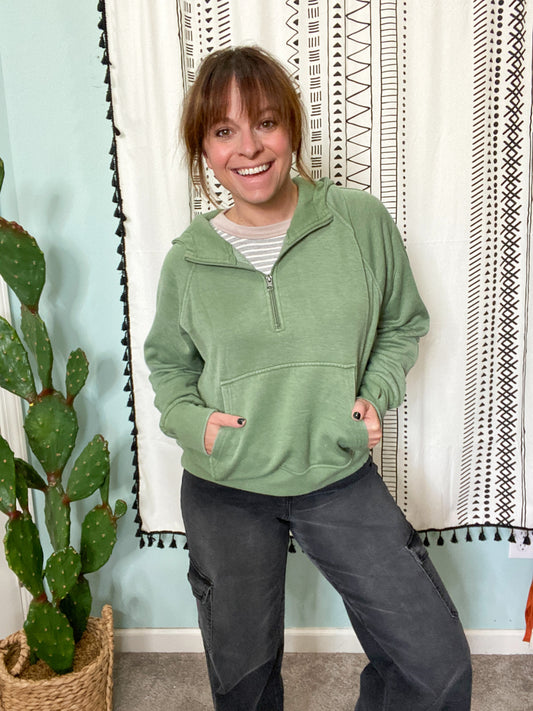 Easy Does it Pullover Sweatshirt in Green