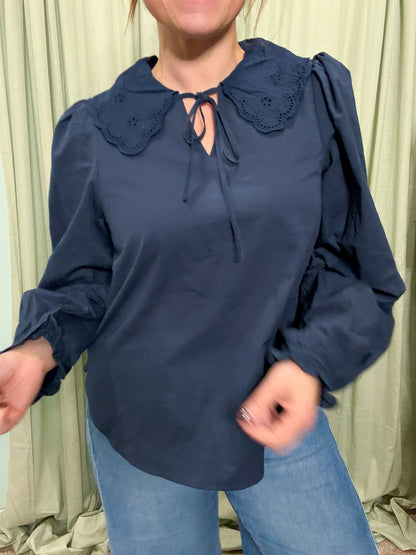 Silent Night Lace Collar Cotton Long Sleeve Blouse