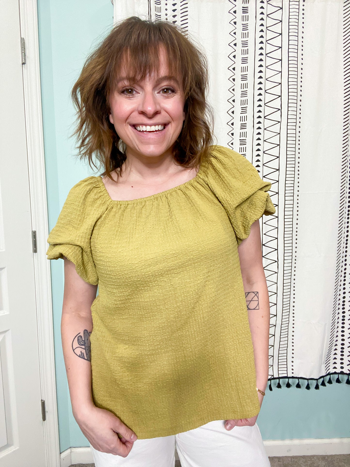 WITH A TWIST GREEN PUFF SLEEVE TOP